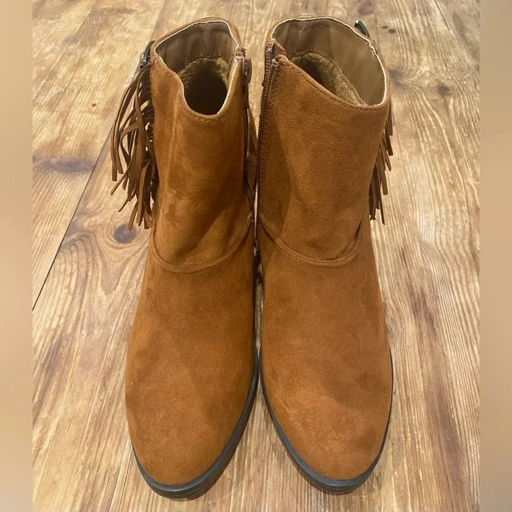 Bamboo Women’s Avenge Carmel Brown Faux Suede Ankle Western‎ Boots Heel 7.5 NEW - Picture 2 of 10
